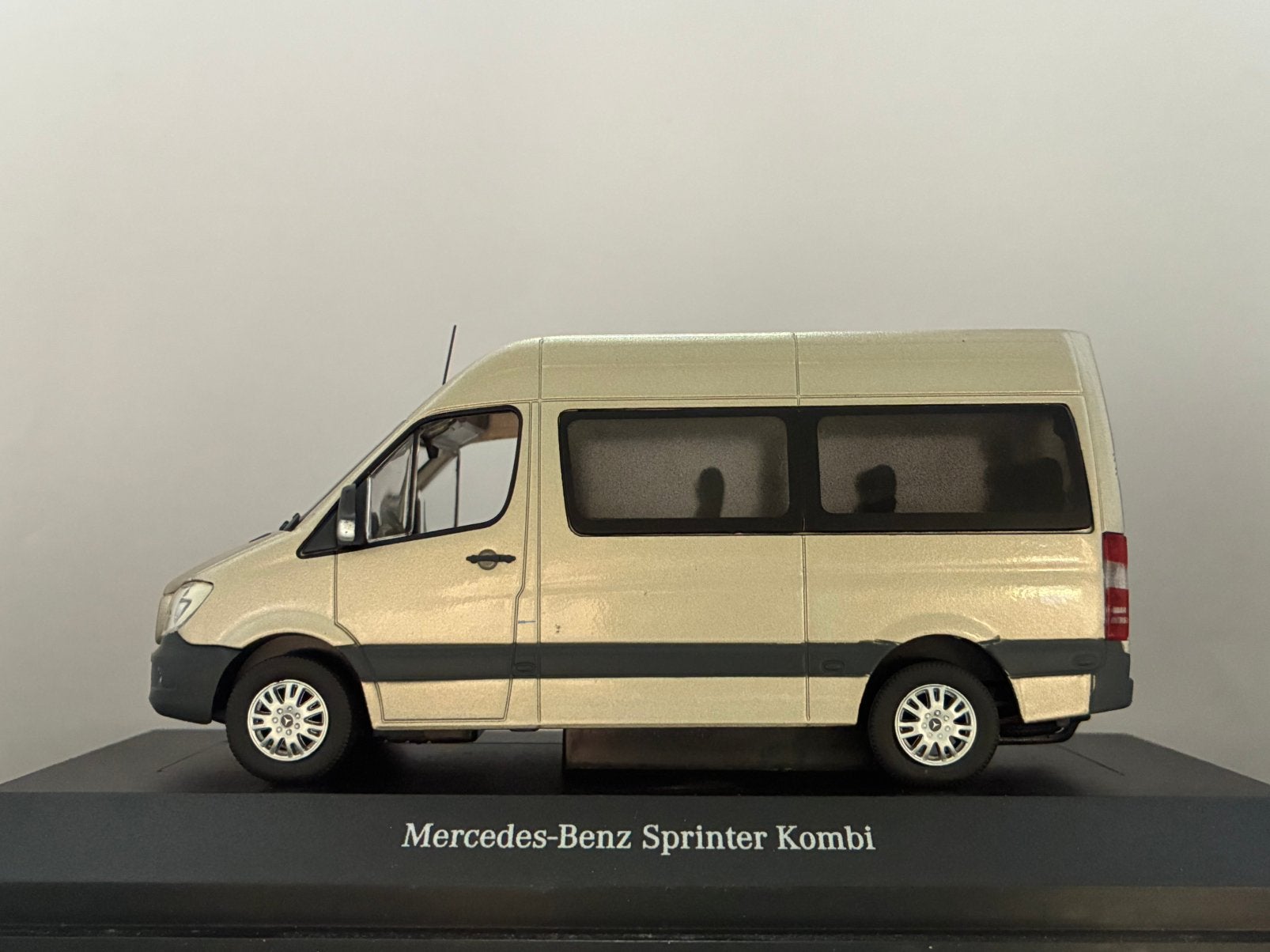 Mercedes-Benz Sprinter (Type W906) 2015 - Premium ClassiXXs, Hobby en Vrije tijd, Modelauto's | 1:43, Verzenden, Nieuw, Auto, Overige merken