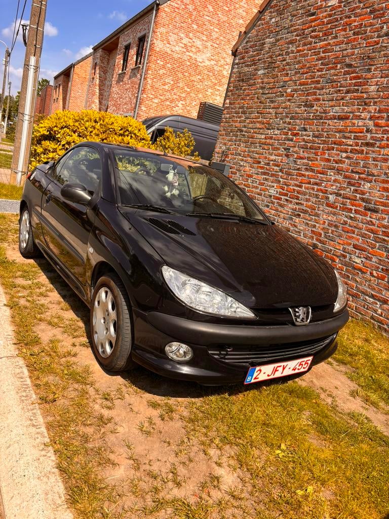 Peugeot 206 Cabrio, Autos, Peugeot, Particulier, ABS, Airbags, Bluetooth, Verrouillage central, Vitres électriques, Phares antibrouillard