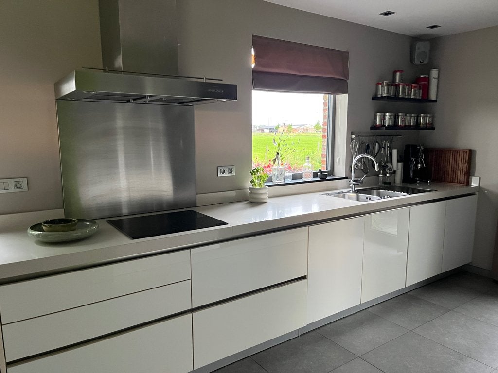 Miele keuken met composiet werkblad, Sans poignée, Composite, Enlèvement, Blanc