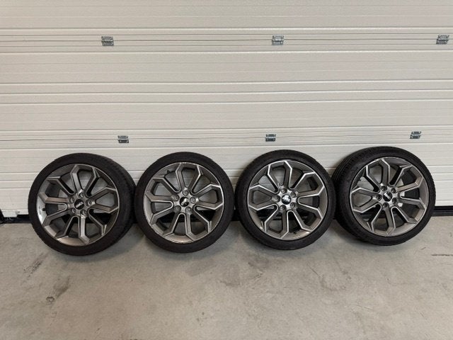 18" Aluminium velgen set 225/40 R18 met zomerbanden, Auto-onderdelen, Banden en Velgen, Ophalen, 18 inch, Gebruikt, Banden en Velgen