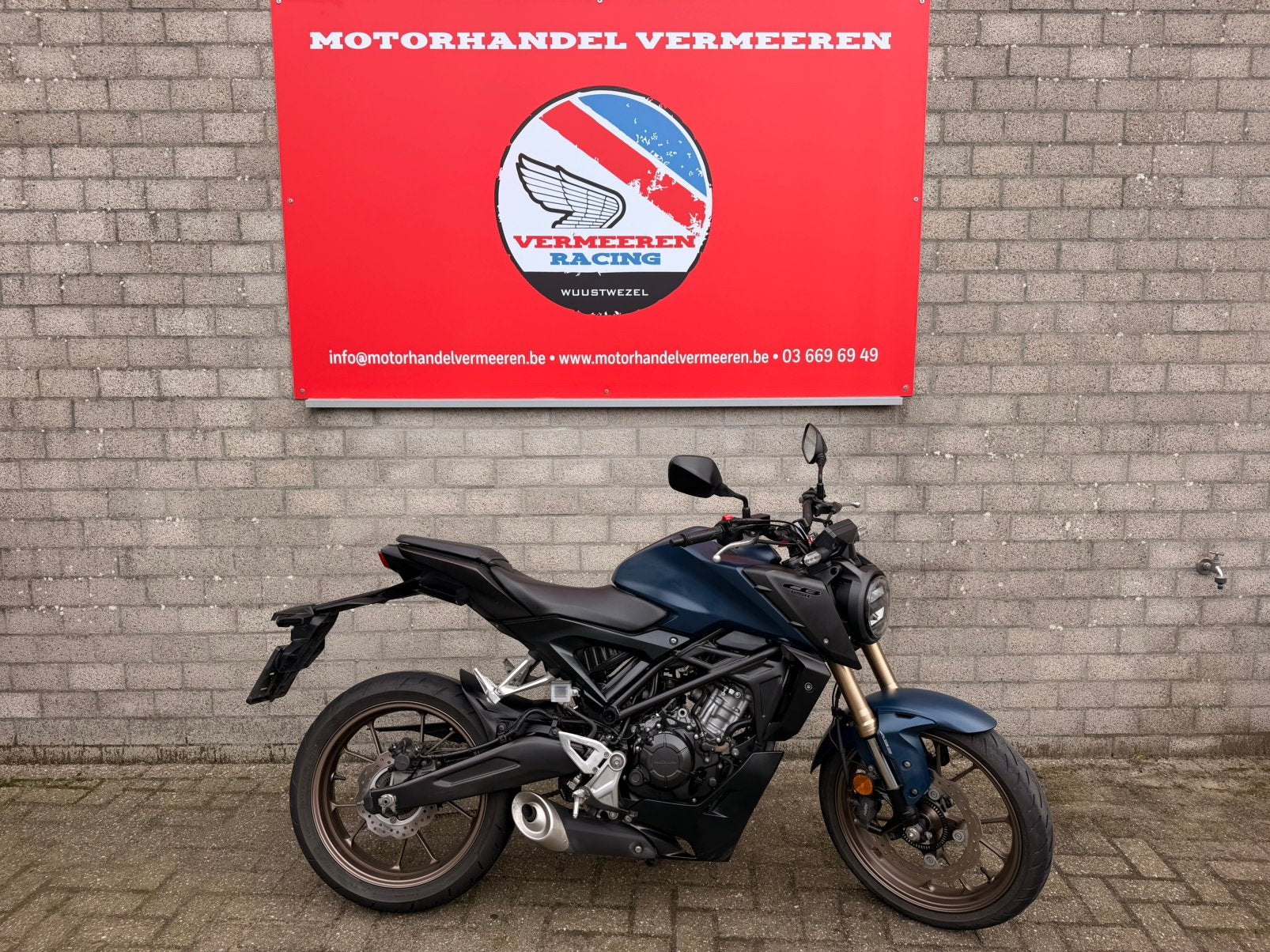 Honda CB125R, Bedrijf, 11 kW of minder, 1 cilinder, Naked bike