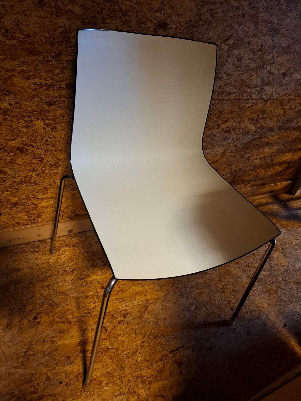 set van 2 mooie designstoelen, Enlèvement, Utilisé, Blanc, Synthétique