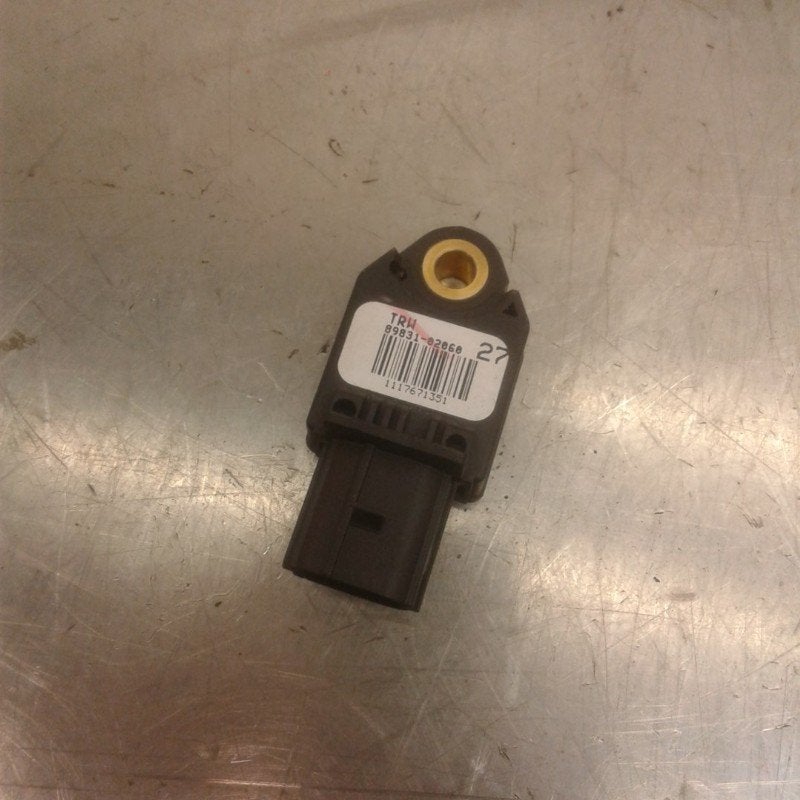 AIRBAG SENSOR Toyota Corolla (E15) (|8983102060|), Auto-onderdelen, Gebruikt, Toyota