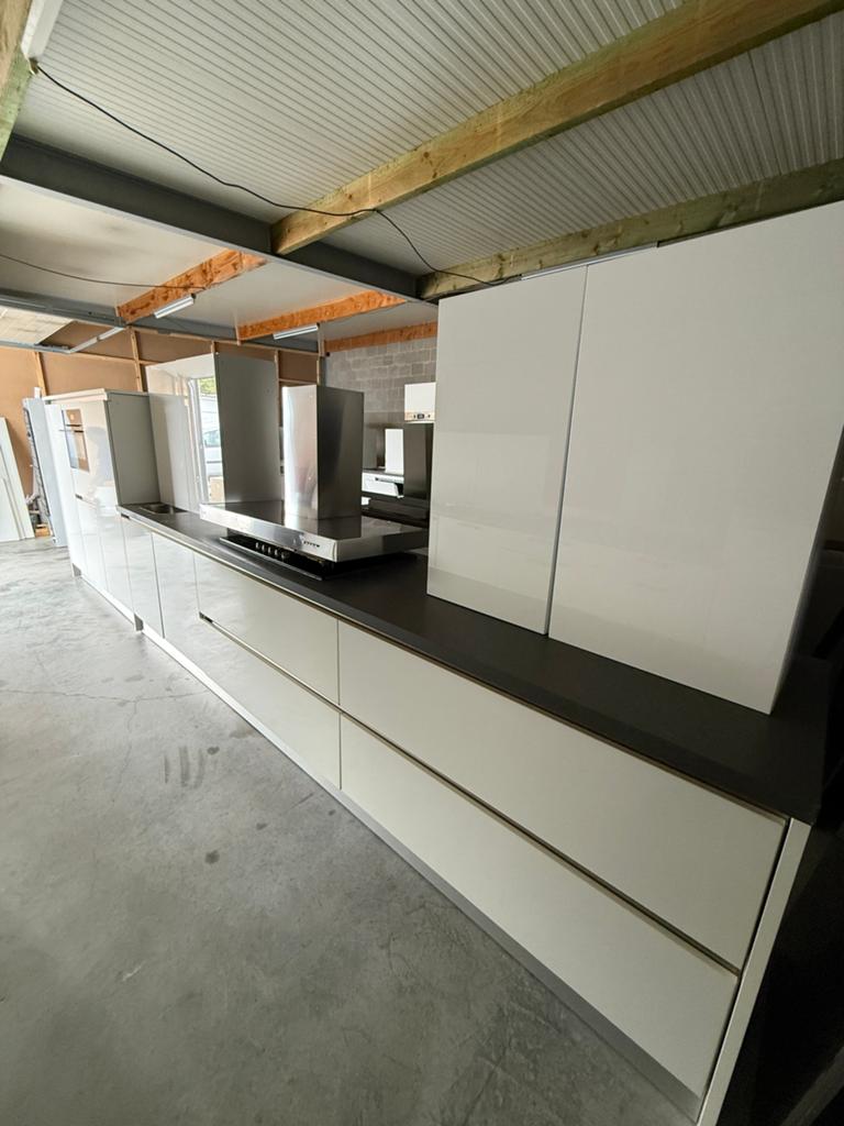 Luxe rechte hoogglans witte Keuken incl apparatuur+levering, Huis en Inrichting, Keuken | Complete keukens, Ophalen, Zo goed als nieuw