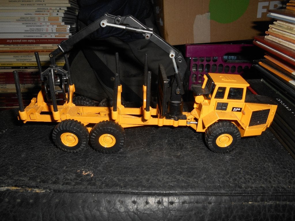 Joal 1/50 A35 6*6 Volvo BM, Hobby & Loisirs créatifs, Enlèvement ou Envoi