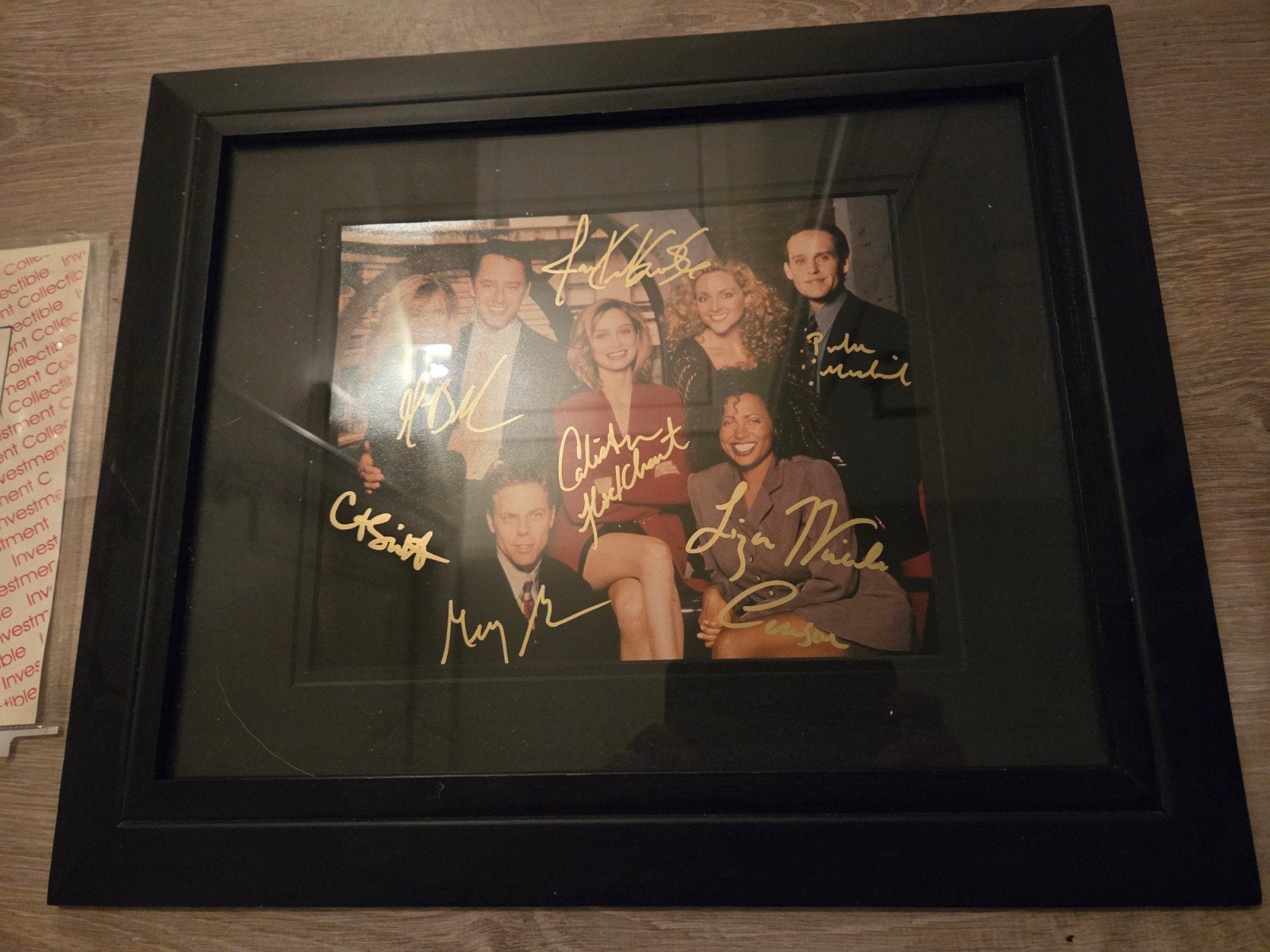 Ally Mcbeal. Cast signed. 7 Handtekeningen, Verzamelen, Ophalen, Zo goed als nieuw, Foto of Kaart, Gesigneerd