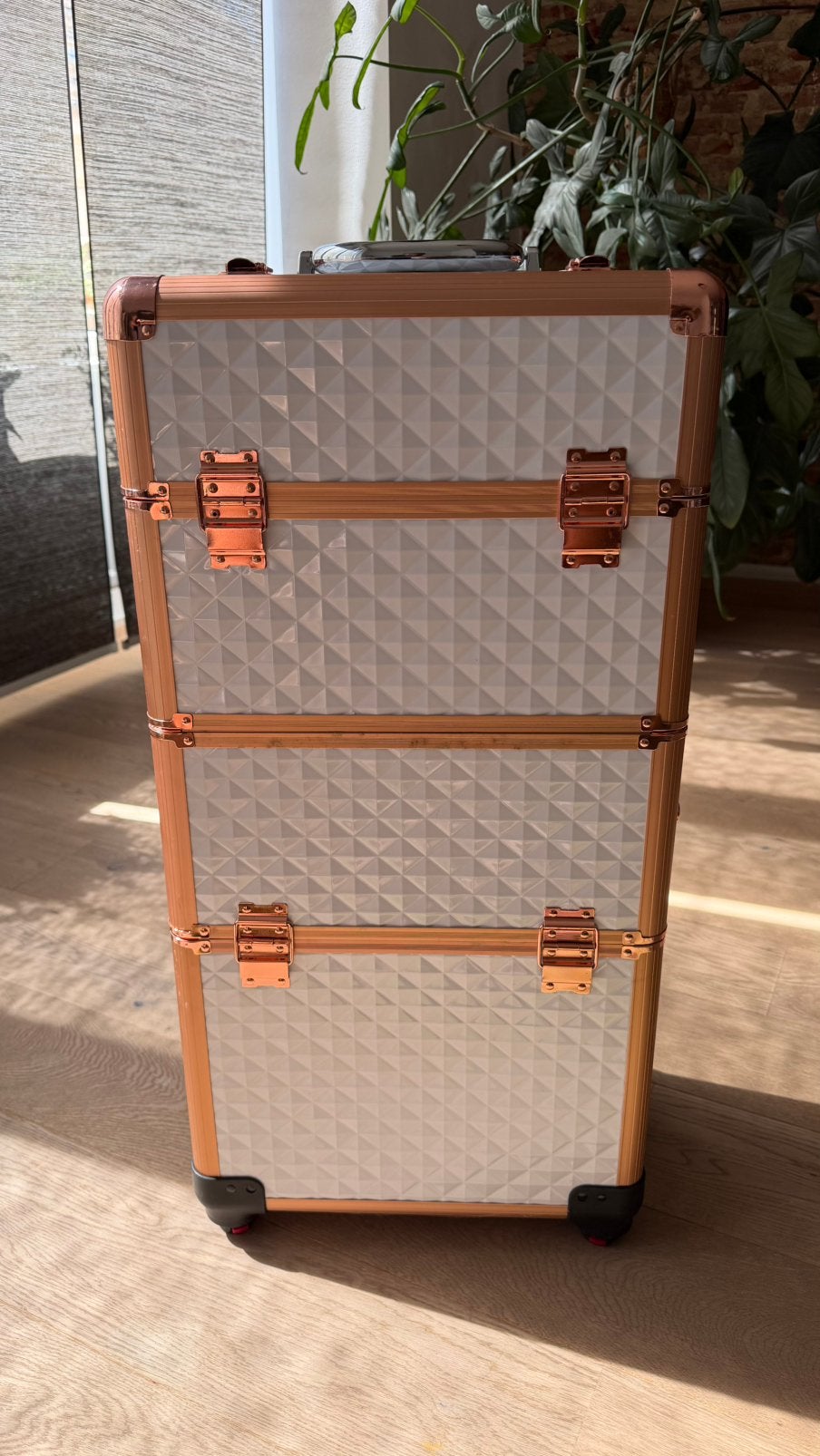 Make-up trolley - by Lesley-Ann Poppe (NEW), Handtassen en Accessoires, Ophalen of Verzenden, Nieuw, Goud, Accessoires