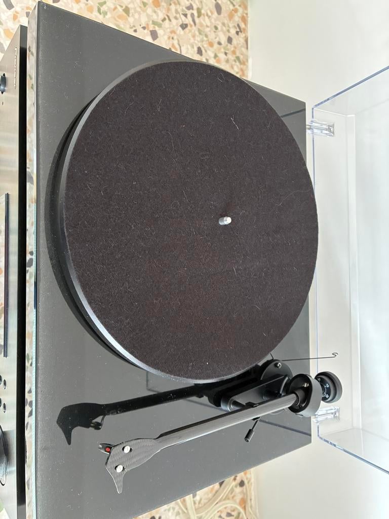 Platenspeler Project Debut Carbon, Audio, Tv en Foto, Ophalen, Zo goed als nieuw