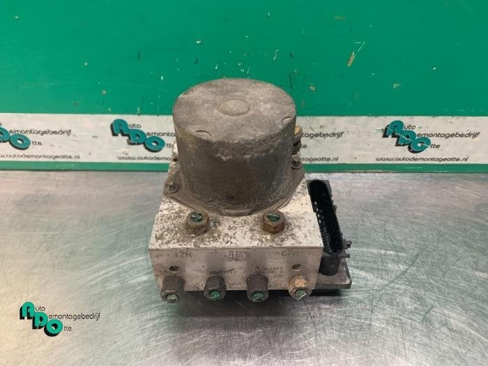 Pompe ABS d'un Opel Corsa (Corsa C 00-), -, Opel, 3 mois de garantie, Utilisé