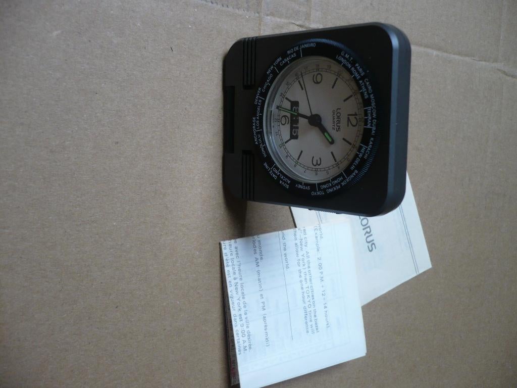 Réveil vintage Lorus Quartz World Time Travel, Japon., Electroménager, Enlèvement ou Envoi