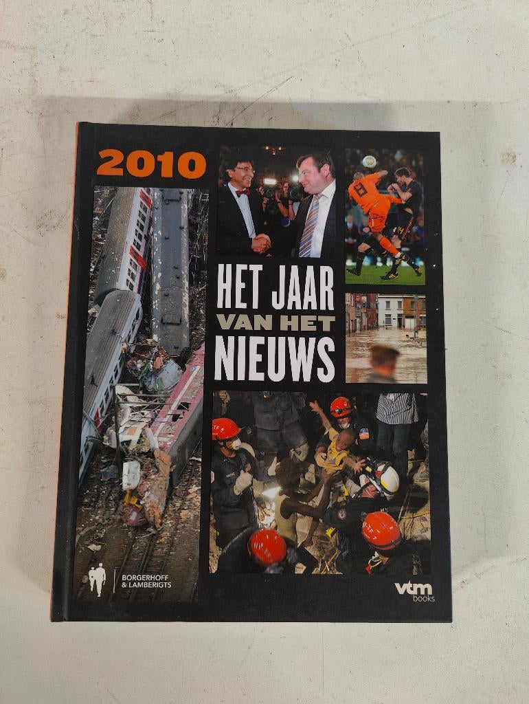 2010 - Het jaar van het nieuws, Boeken, Geschiedenis | Nationaal, Ophalen of Verzenden, Zo goed als nieuw
