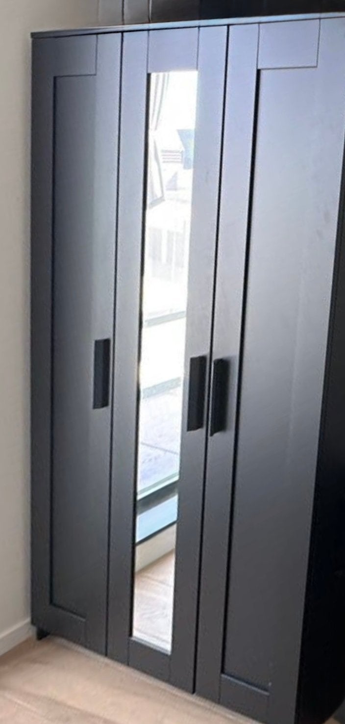 Zwarte kast Ikea Brimnes, Ophalen