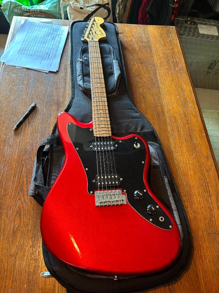Squier Jagmaster Standard – Candy Apple Red, Musique & Instruments, Instruments à corde | Guitares | Électriques, Comme neuf, Solid body