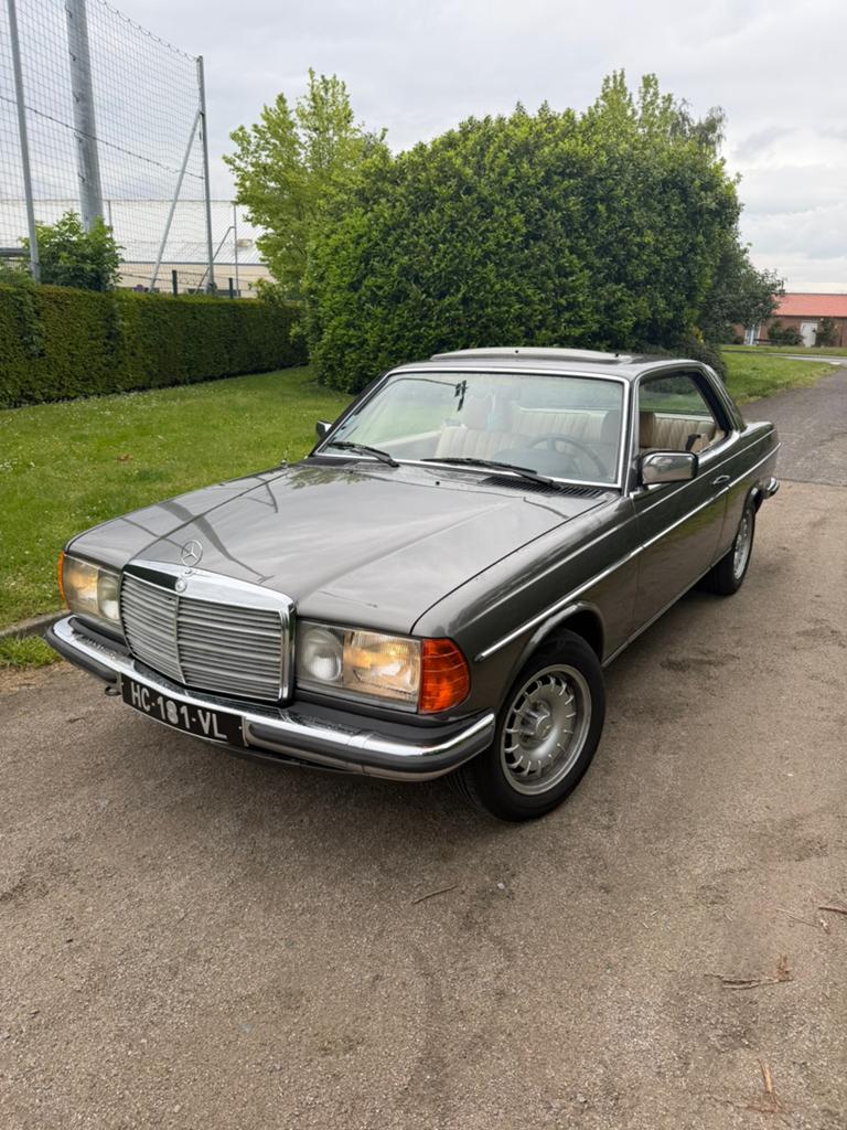 Mercedes w123 230CE, Achterwielaandrijving, Leder en Stof, Handgeschakeld, Particulier