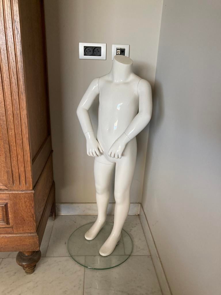 Kinder mannequin, Ophalen, Zo goed als nieuw