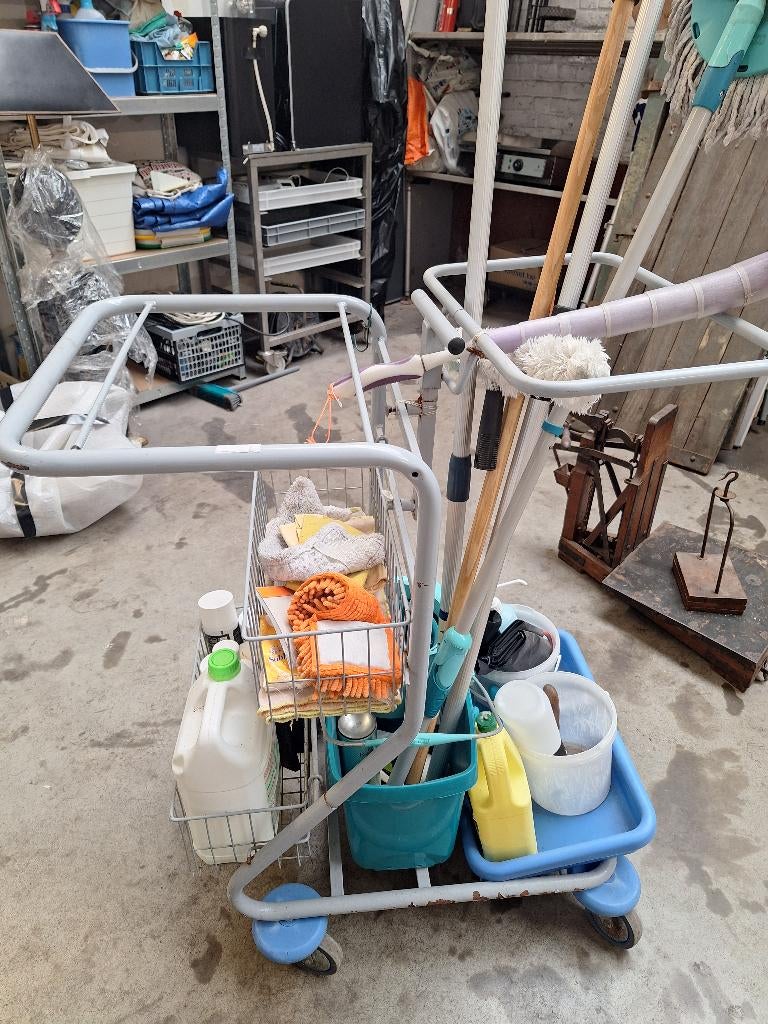 Chariot de nettoyage, Enlèvement, Seau, Bac ou Chariot à balais