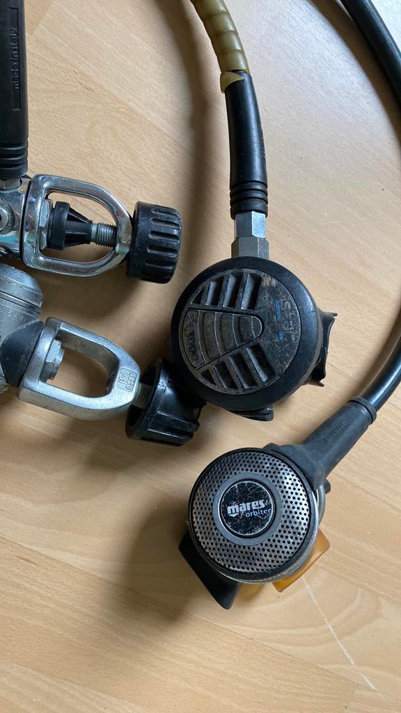 2 duikautomaten om te controleren en schoon te maken, Watersport en Boten, Duiken, Gebruikt