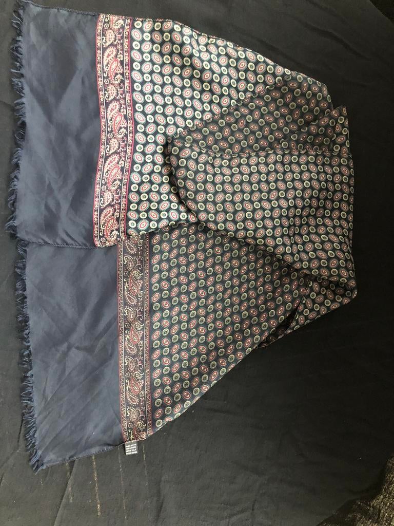 Italiaanse zijden  foulard, Kleding | Dames, Ophalen of Verzenden, Zo goed als nieuw, Sjaal