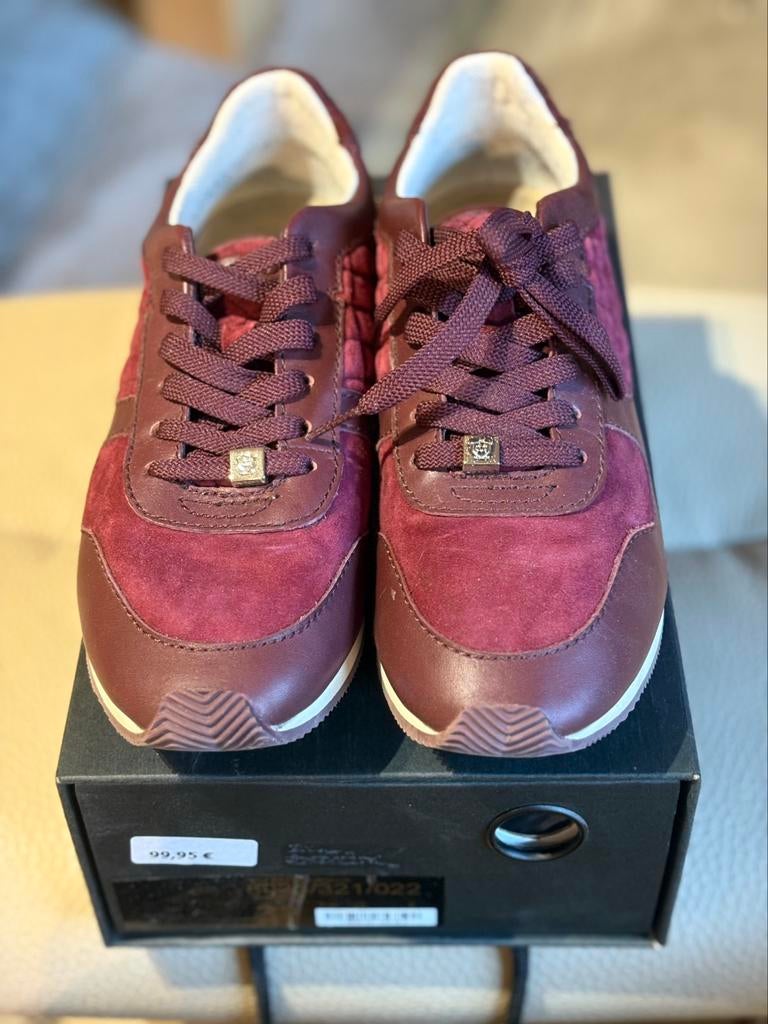 Mooie sneakers (38)., Kleding | Dames, Schoenen, Ophalen, Overige kleuren, Massimo Dutti, Zo goed als nieuw