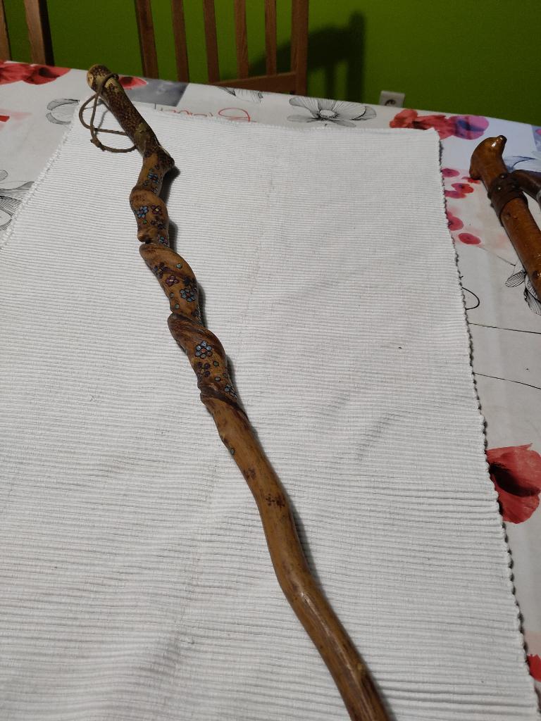 Knoestige houten wandelstok, Antiek en Kunst, Ophalen