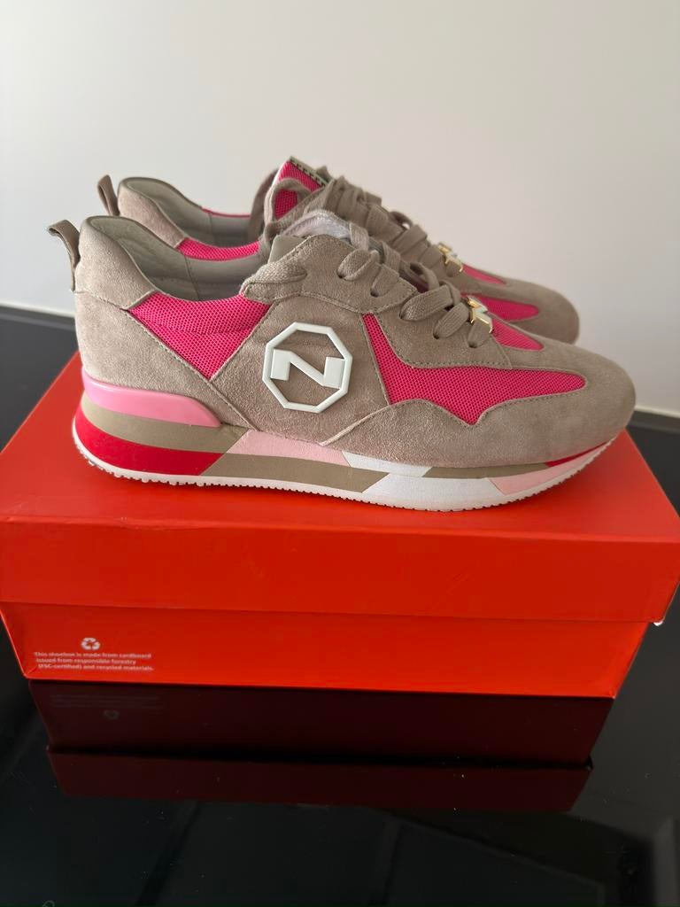 Dames sneakers Nathan- Baume, Ophalen, Zo goed als nieuw, Sneakers