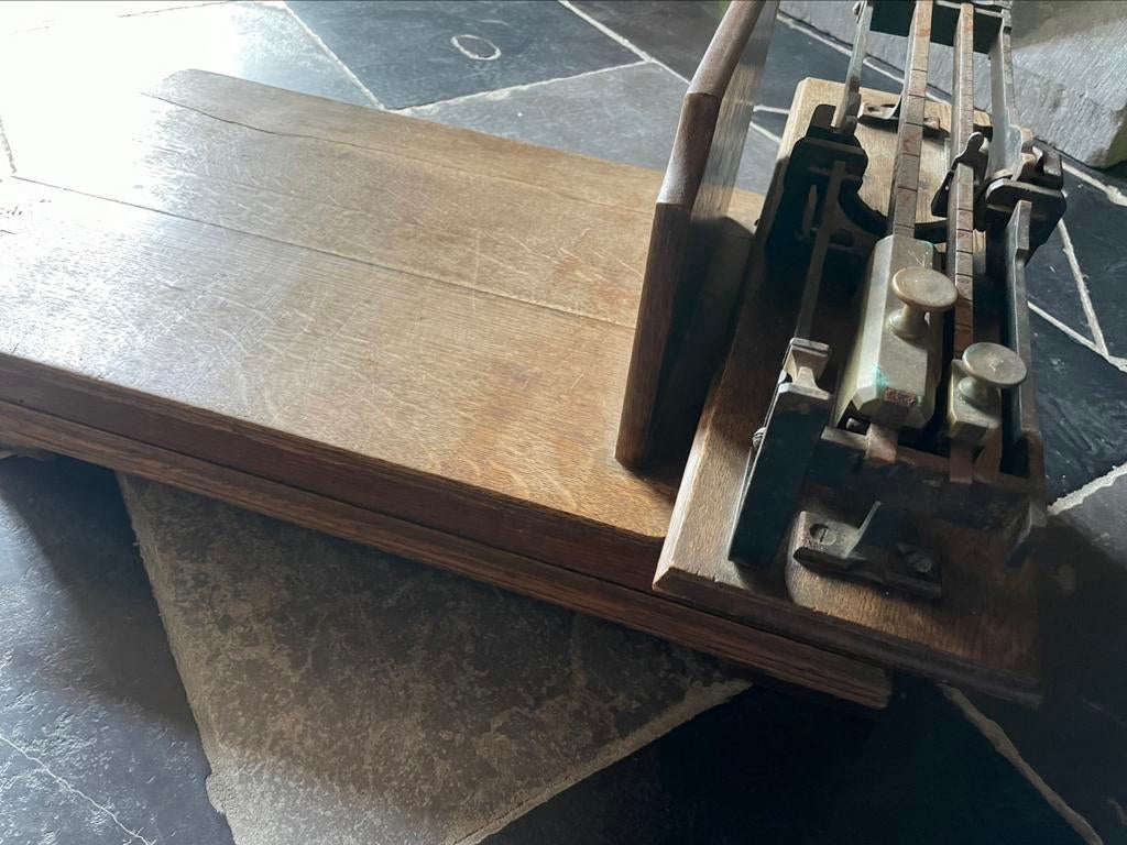 Antieke houten personenweegschaal, Antiek en Kunst, Ophalen