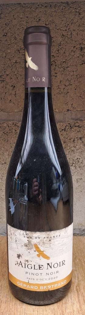 Vin  pinot noir "Aigle noir ", Enlèvement