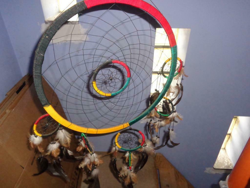 Décoration : Bel attrape-rêves  cercle avec plumes, Hobby & Loisirs créatifs, Enlèvement, Utilisé