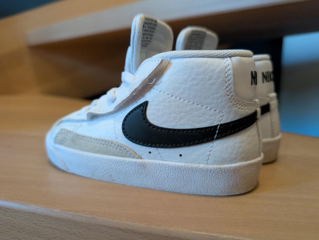 Nike Blazer Mid '77 Kids Maat 25 Zo goed als nieuw, Ophalen of Verzenden, Zo goed als nieuw, Nike, Jongen of Meisje