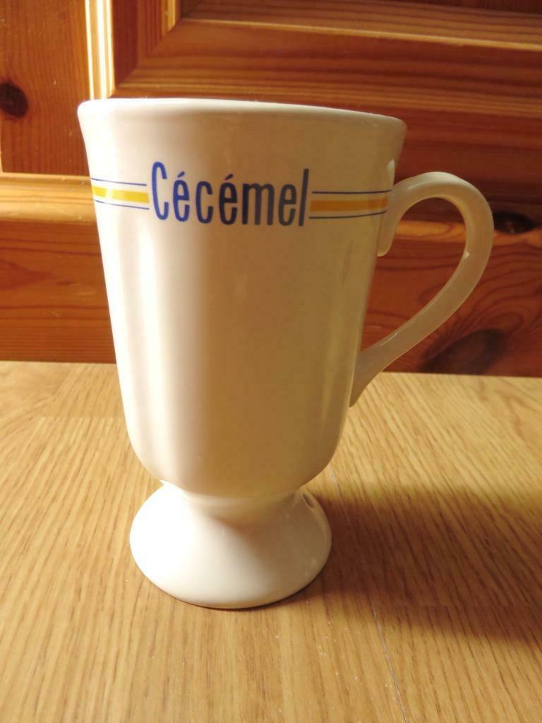 superbe mug tasse cécémel en porcelaine, Huis en Inrichting, Keuken | Servies, Ophalen of Verzenden, Gebruikt, Porselein, Kop(pen) en/of Schotel(s)