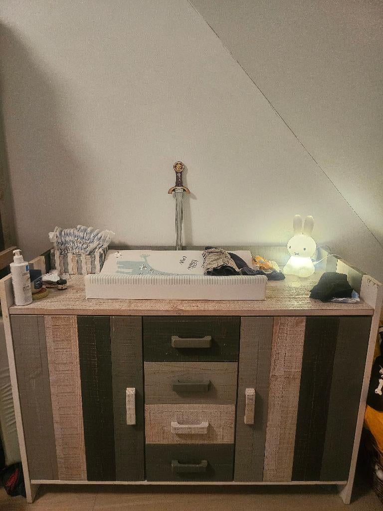 Lit bébé et table à langer à vendre, Enlèvement, Utilisé, Garçon ou Fille