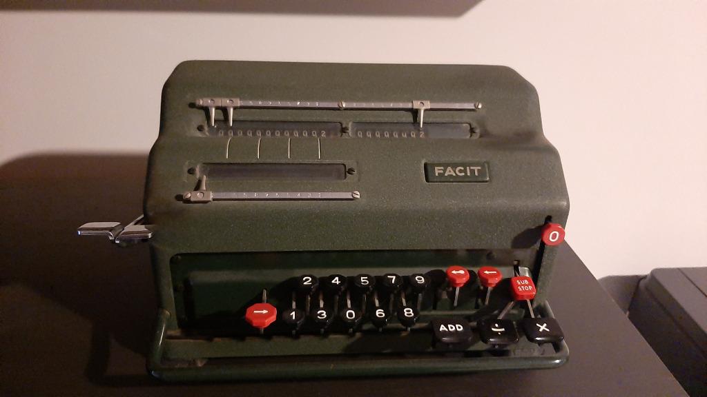 Oude rekenmachine Facit, Ophalen