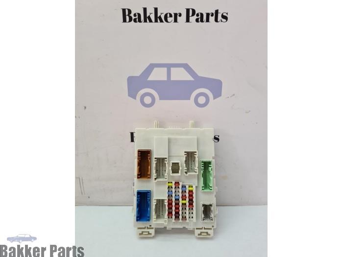 Boîte à fusibles d'un Volvo V40, -, -, 3 mois de garantie, -