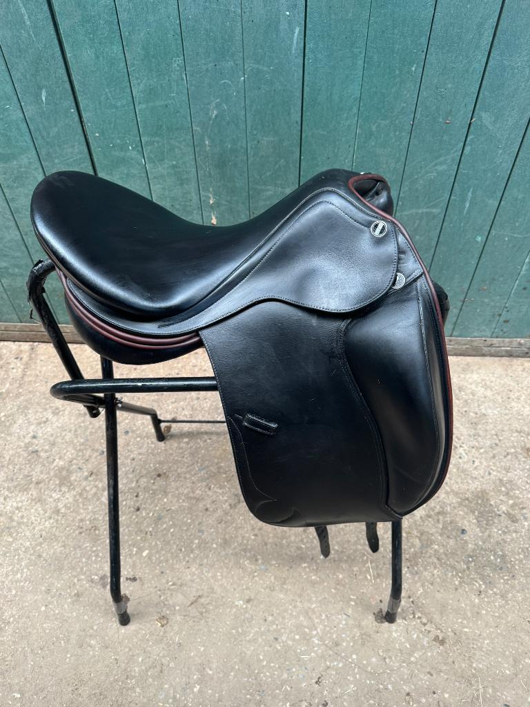 Erreplus DM dressuurzadel, Animaux & Accessoires, Chevaux & Poneys | Selles, Comme neuf, Dressage, Enlèvement