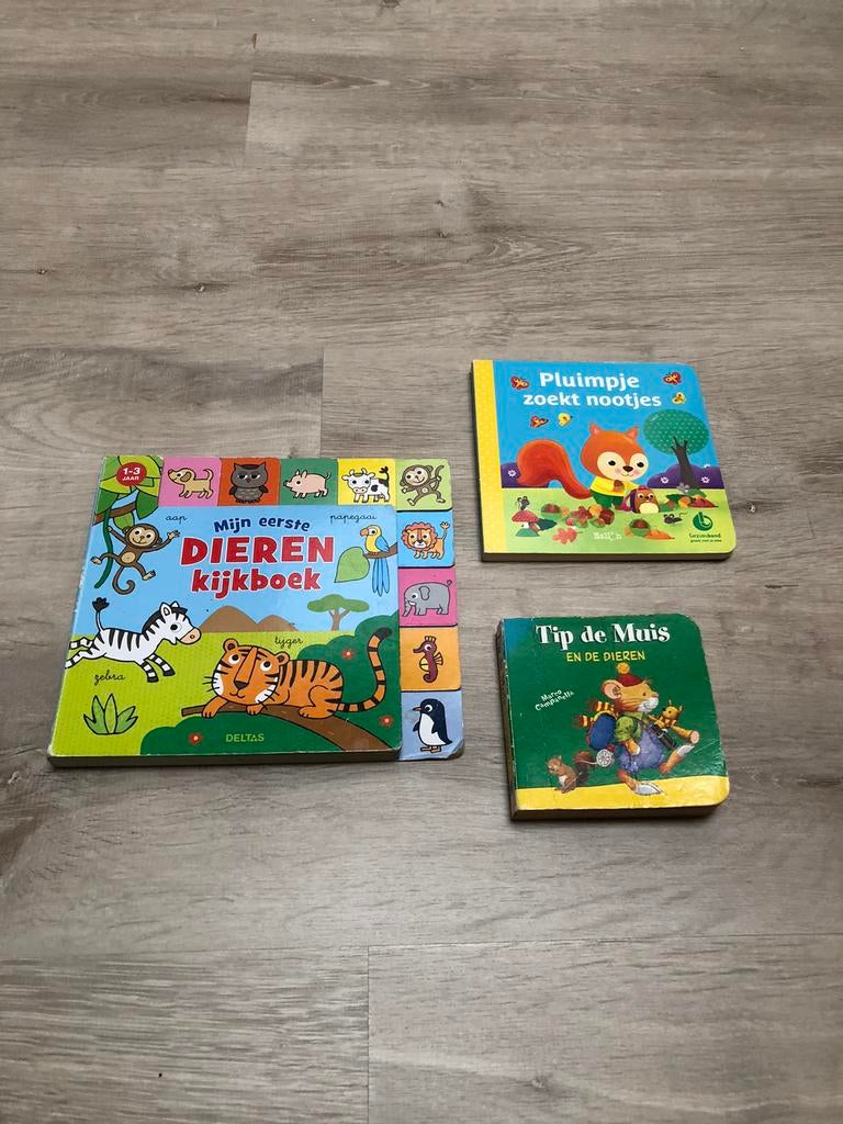 3 boekjes + 1 gratis, Enlèvement, Comme neuf