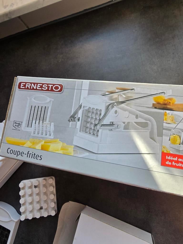 Coupe frites, Maison & Meubles, Cuisine | Ustensiles de cuisine, Enlèvement