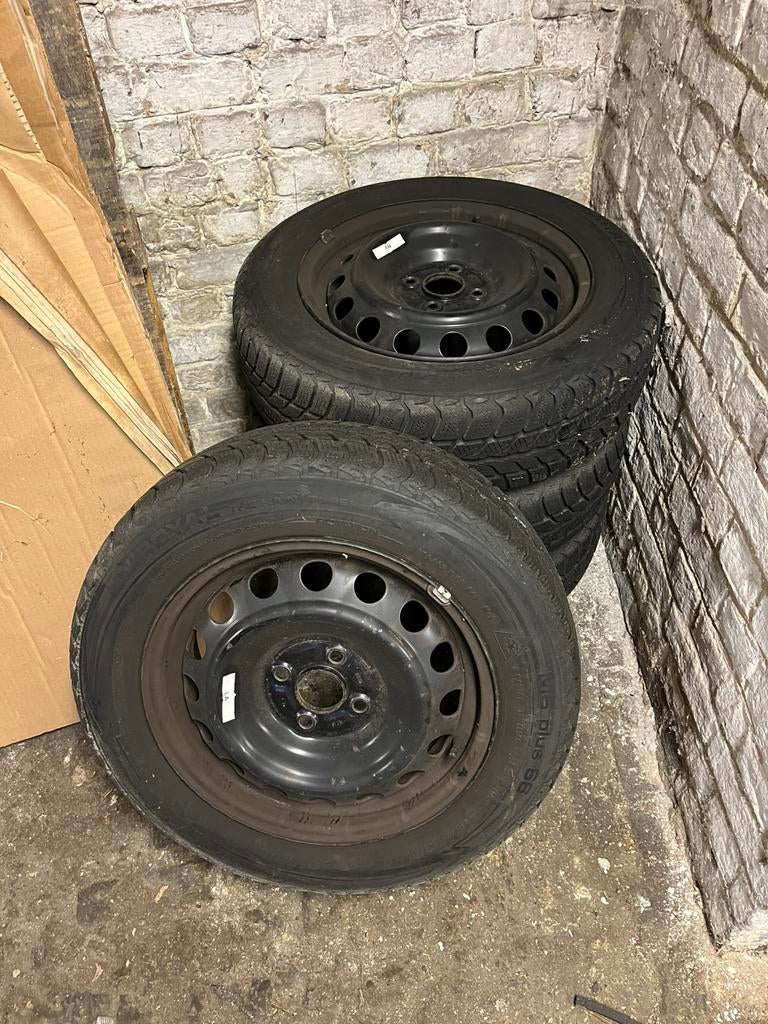 Vier winterbanden, Auto-onderdelen, Banden en Velgen, Velg(en), Winterbanden, Ophalen
