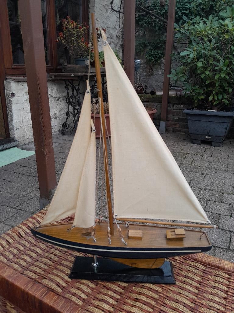 Petit voilier en bois, Enlèvement ou Envoi