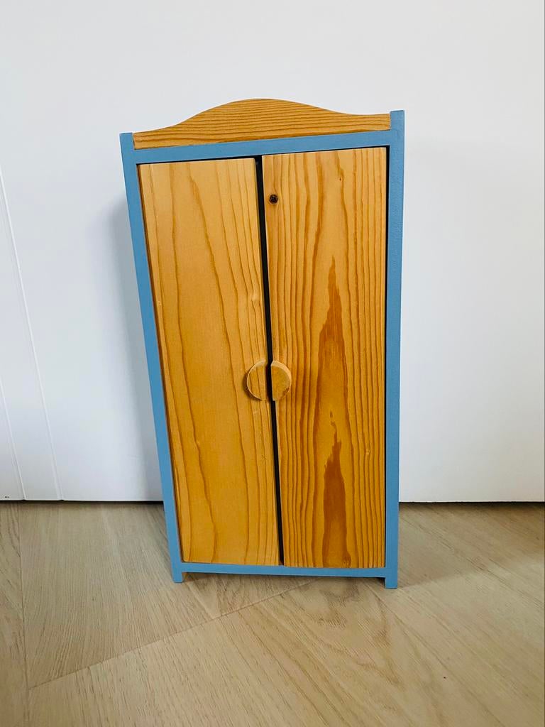 Garde-robe en bois pour vêtements de poupées, Enlèvement ou Envoi, Comme neuf