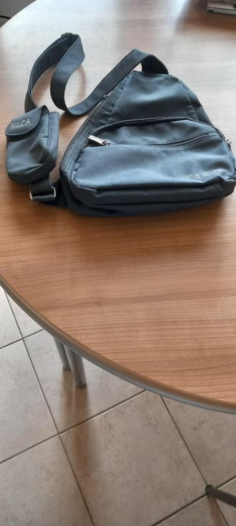 Sac à bandoulière RSCA Comme neuf., Collections, Articles de Sport & Football, Enlèvement ou Envoi, Comme neuf, Autres types