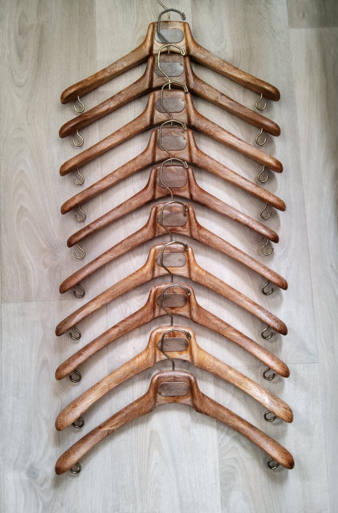 Kleerhangers / kledinghangers / kapstokken in hout look 10, Ophalen of Verzenden, Nieuw, Overige materialen, Volwassenen