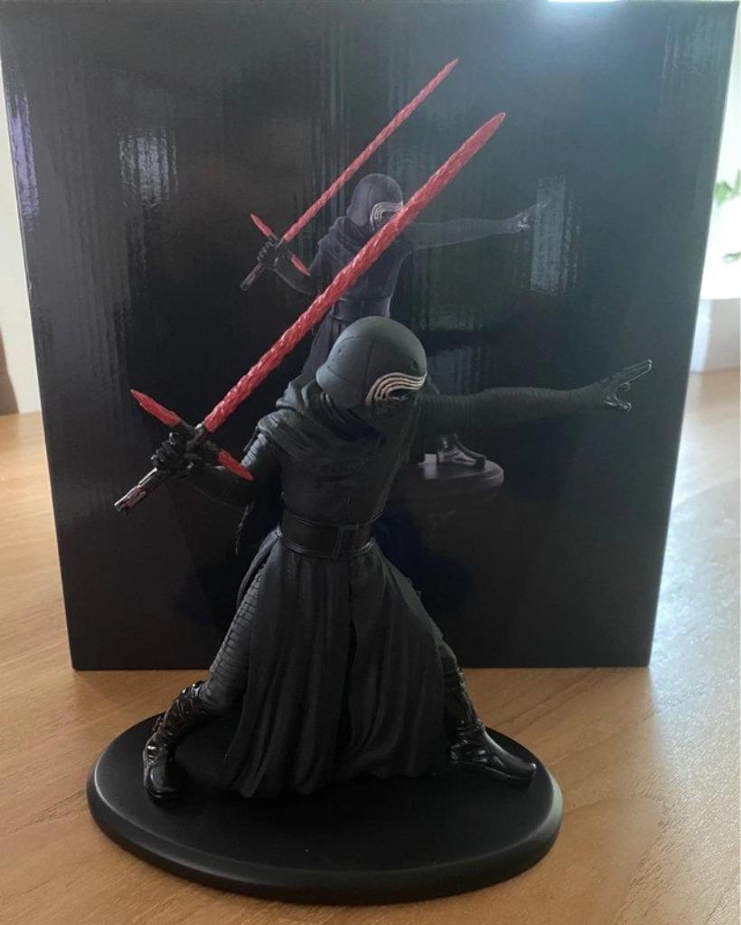 Attakus - Kylo Ren (Star Wars), Collections, Star Wars, Comme neuf, Statue ou Buste, Enlèvement ou Envoi