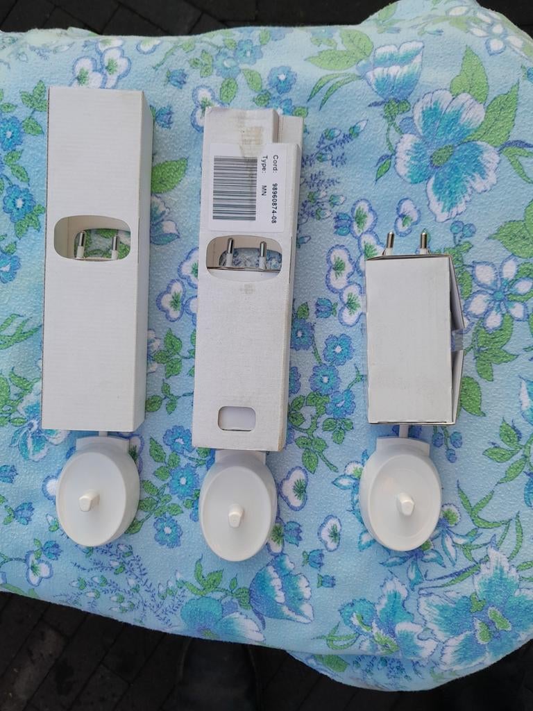 Nieuw, oral B oplader 5 euro stuk, Ophalen, Nieuw