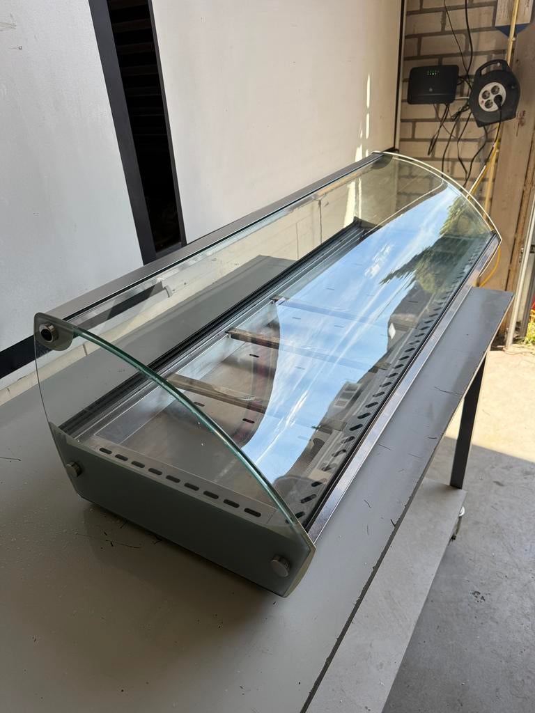 Buffalo warmhoudvitrine, Ophalen