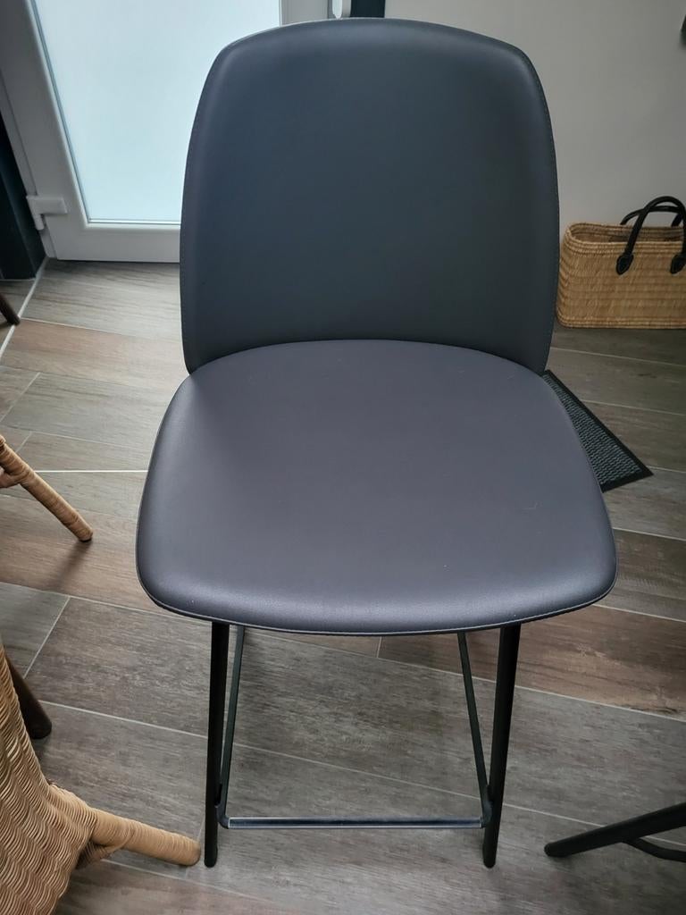 4 Chaises hautes, Maison & Meubles, Tabourets de bar, Comme neuf, 90 cm ou plus, Cuir, 4 tabourets, Avec repose-pieds, Enlèvement