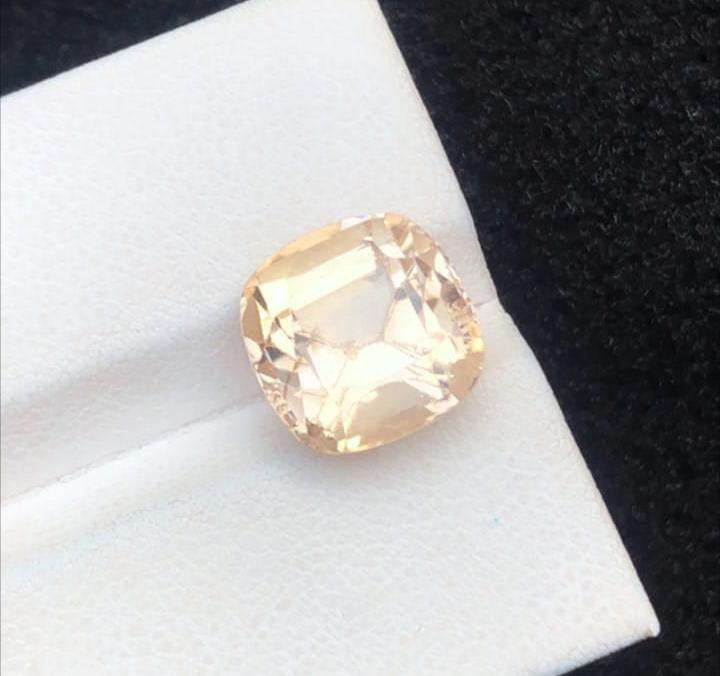 Topaze Naturelle de Gilgit – 7,90 ct – Taille Coussin Élégan, Enlèvement ou Envoi