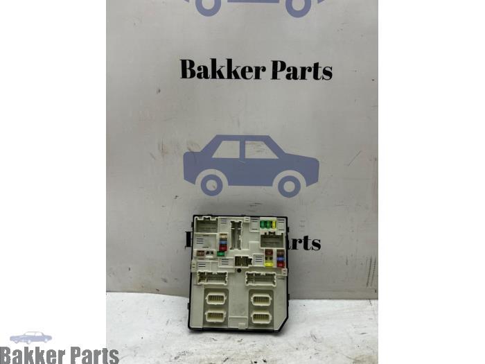 Boîte à fusibles d'un Renault Megane, -, Renault, -, 3 mois de garantie
