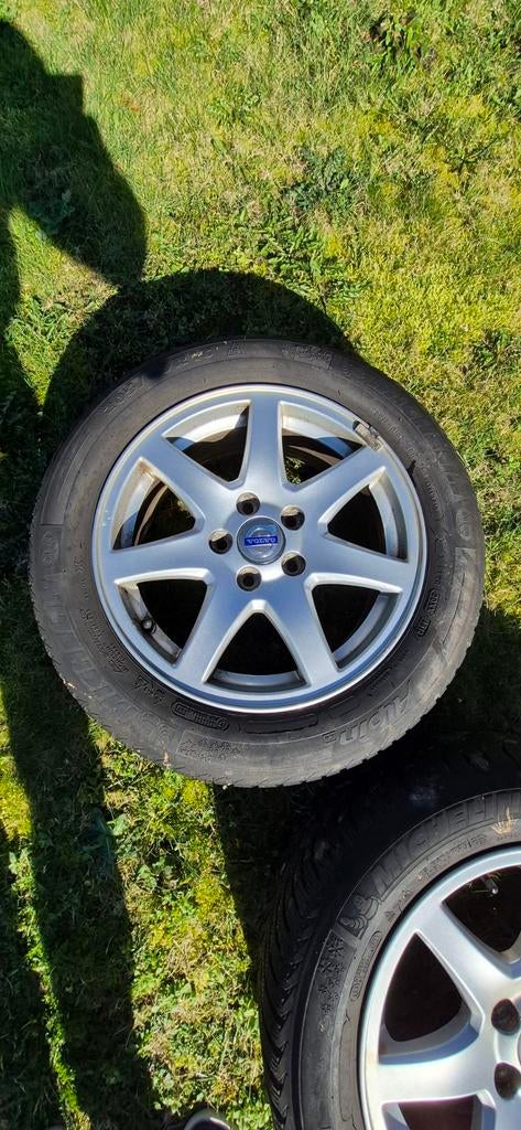 Velgen + winterbanden Volvo, Auto-onderdelen, Banden en Velgen, Ophalen, Winterbanden, Velg(en)