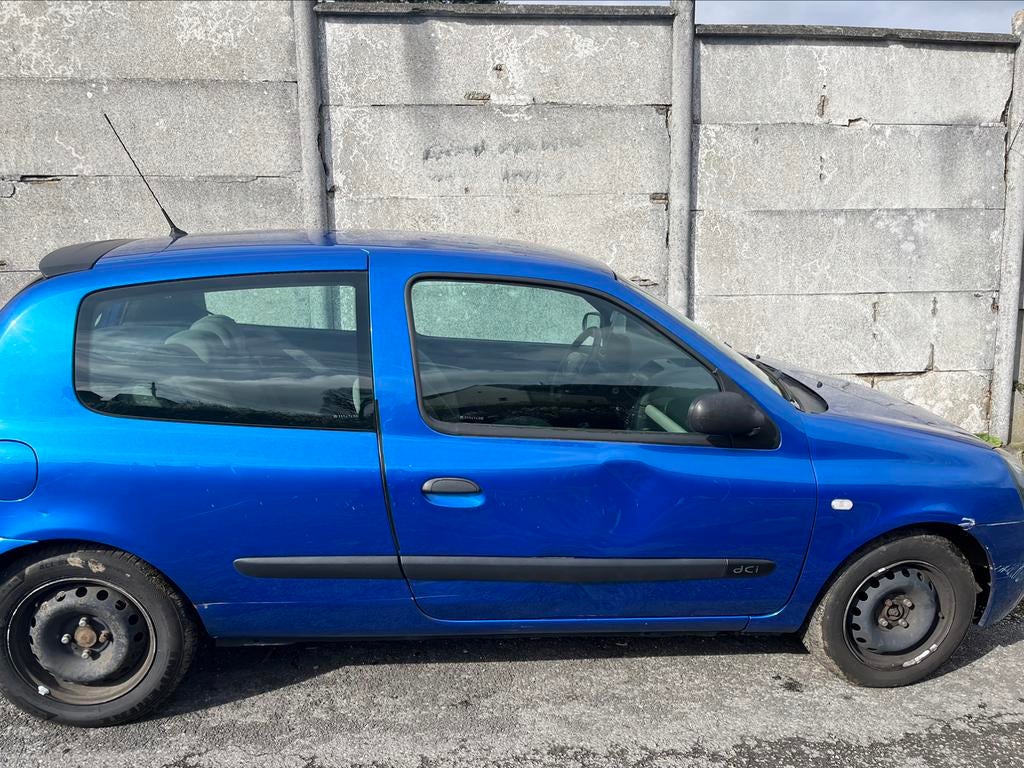 Clio 2 phase 2 campus 1.5 dci 70 ch  3 porte  186000km, Auto's, Blauw, Grijs, Particulier, Euro 4