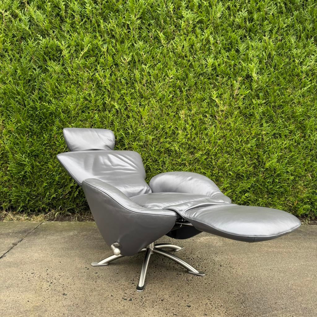DODO, designed door Toshiyuki Kita voor Cassina, Enlèvement